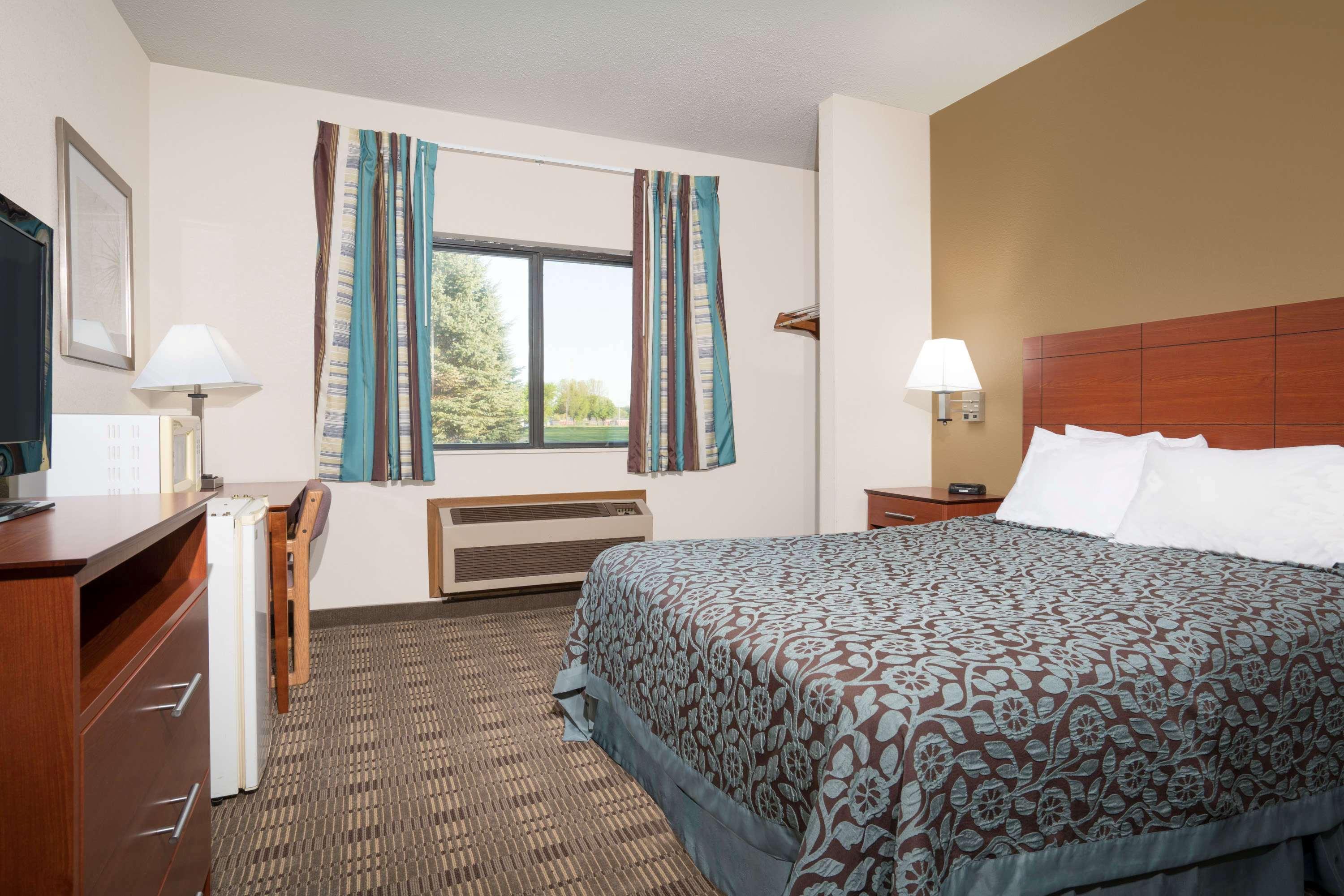 Days Inn By Wyndham Mankato Exterior photo
